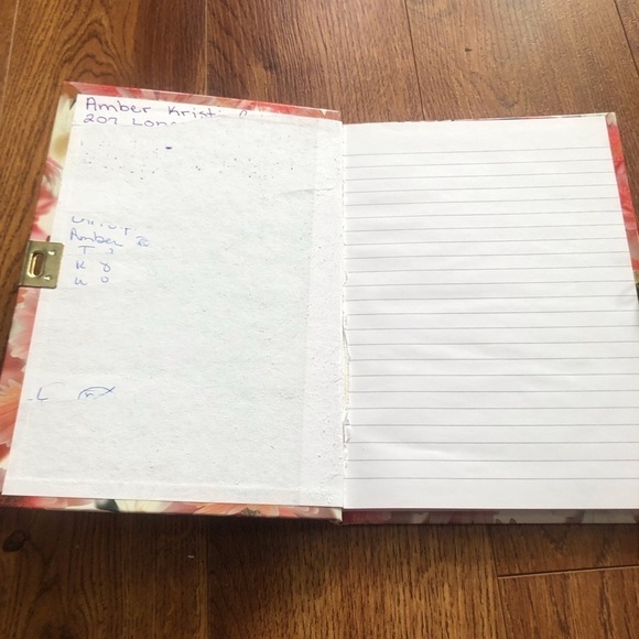 Floral Gerber Daisy locking journal - Picture 2 of 5